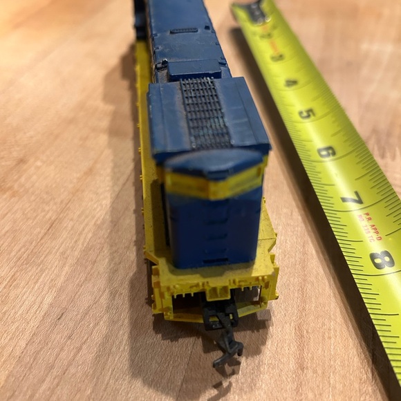 TYCO HO Scale VIRGINIAN 4301 DIESEL Locomotive Train Engine & xtra car - Picture 9 of 16